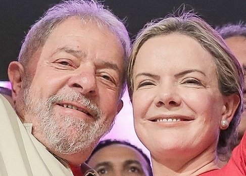 Tali_Mito22's tweet photo. ▶️ Gente, uma perguntinha :
- Como é que fica a amante agora⁉️🤡🤡 https://t.co/0NWV3G4HVl