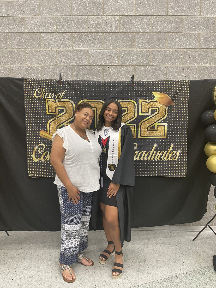 TaylorCaili's tweet photo. Senior award (K)night!! T-7 days until graduation!😊 @knightdalecgc @rugbynick1 @KnightdaleHS @2sweetAngel 🖤 https://t.co/4DCvh9XIll
