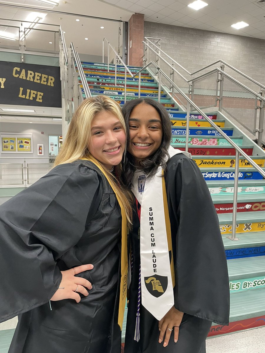 Senior award (K)night!! T-7 days until graduation!😊 <a href="/knightdalecgc/">Knightdale College Adviser</a> <a href="/rugbynick1/">Nick Taylor</a> <a href="/KnightdaleHS/">Knightdale High</a> <a href="/2sweetAngel/">Taylor Angel</a> 🖤