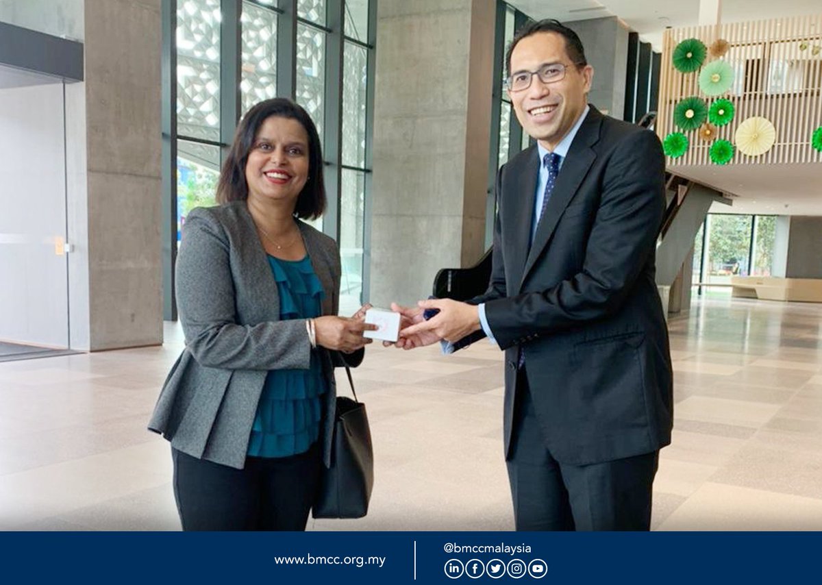 BMCCmy's tweet photo. #BMCC #BMCCNetworking #BMCCMember
The BMCC paid a courtesy call on Omar Siddiq, the new Group General Manager and CEO of HSBC Bank Malaysia. The Chamber was represented by Abrar A. Anwar, Chairman and Jennifer Lopez, CEO.
#ceo #connectingwithmembers #hsbc #UKinMalaysia https://t.co/e7ohCbR6ze