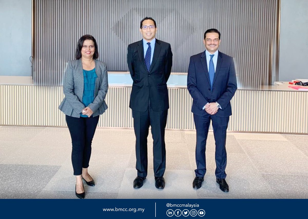 BMCCmy's tweet photo. #BMCC #BMCCNetworking #BMCCMember
The BMCC paid a courtesy call on Omar Siddiq, the new Group General Manager and CEO of HSBC Bank Malaysia. The Chamber was represented by Abrar A. Anwar, Chairman and Jennifer Lopez, CEO.
#ceo #connectingwithmembers #hsbc #UKinMalaysia https://t.co/e7ohCbR6ze