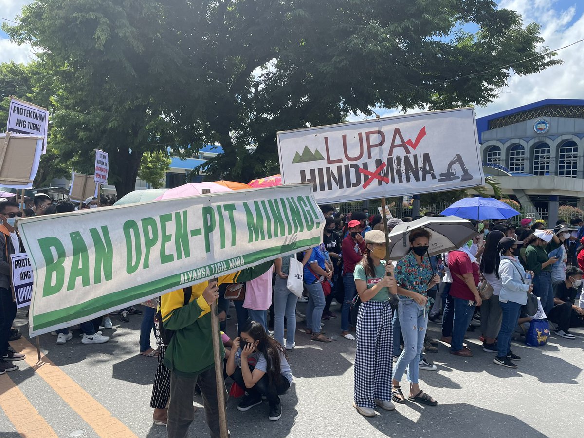 zarleanzen's tweet photo. South Cotabato says #NoToOpenPitMining in Tampakan! 

Currently here at the Provincial Capitol of South Cotabato in Alunan Avenue, Koronadal City with different environmental organizations, church groups, and youth sectors to collectively resist the destructive project. https://t.co/fcFUzpdsRn