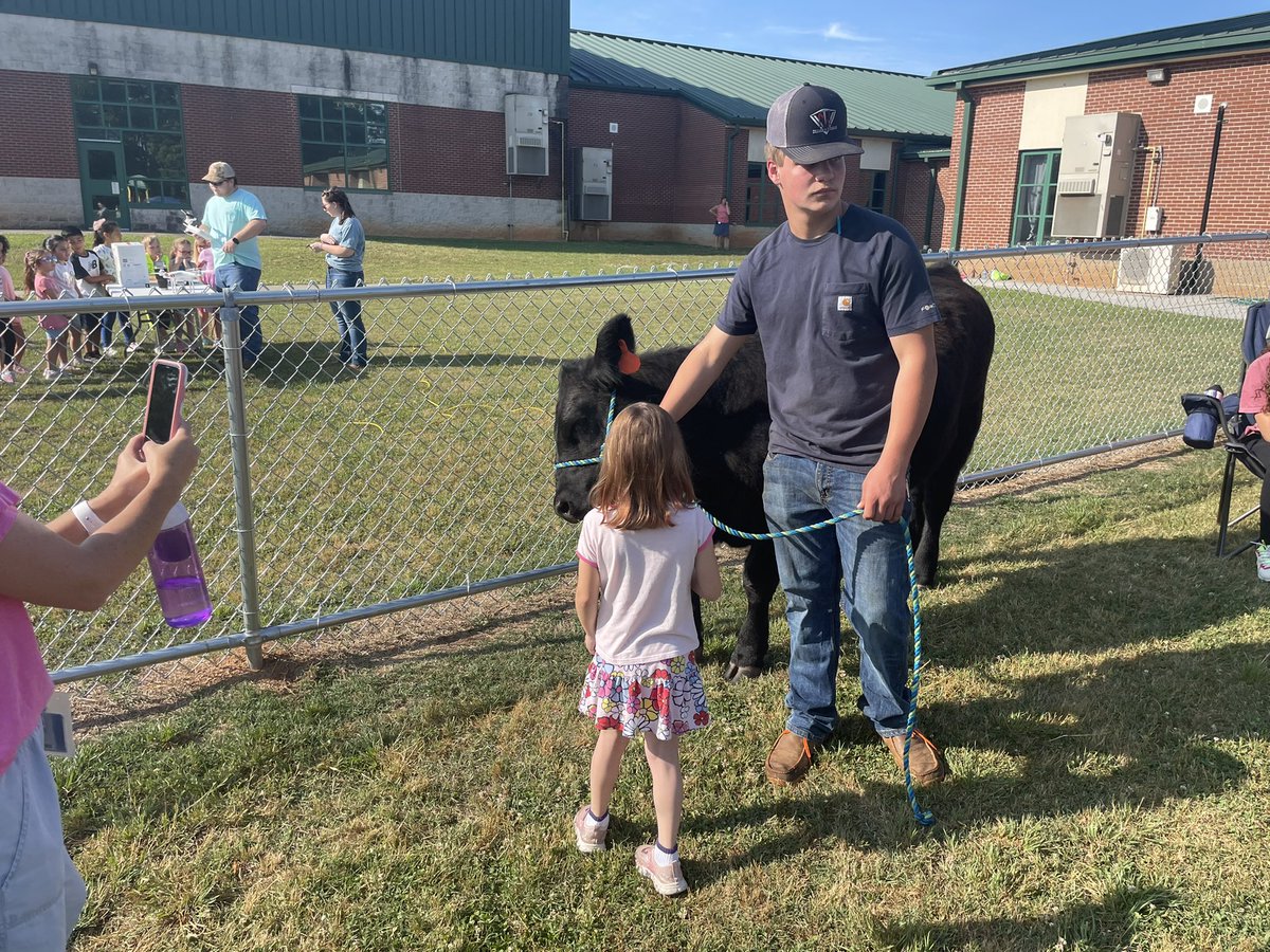 NESPride's tweet photo. Our K5 and 1st grade students really enjoyed @SenecaSHSCats FFA’s Ag Day! Thank you for bringing Ag Day to us! https://t.co/3BEJjQEGoS