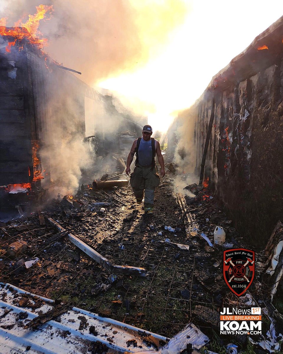 JoplinNewsFirst's tweet photo. Arcadia State Line Store & residence burn, fire under investigation >> https://t.co/HyM3cE4JAY — Liberal Fire Protection Dist assisted by Arcadia Fire & Arma/CCFD No.2 @koamfox14 #joplinnewsfirst #shanbecker #mutualaidfire #statelinefire #arcadiaksfire #liberalmofire #armaksfire https://t.co/LadTPju8iv