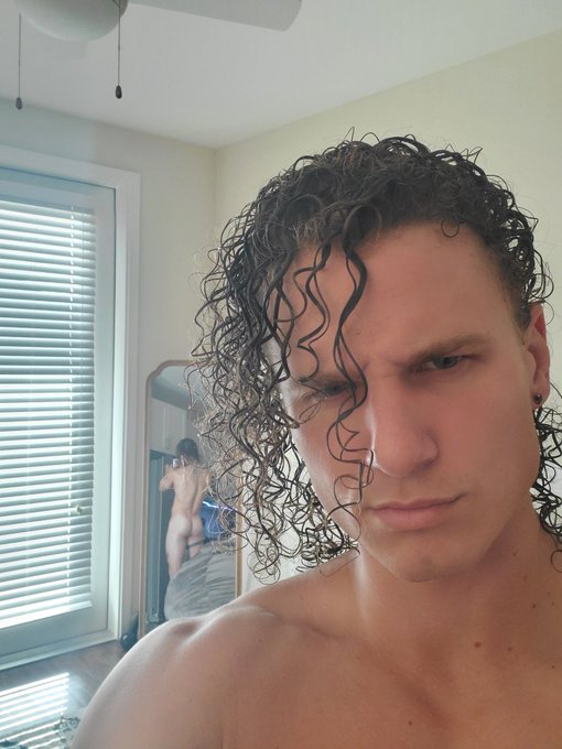 My eyes are up here 🙄 https://t.co/DgsbL1XkUt