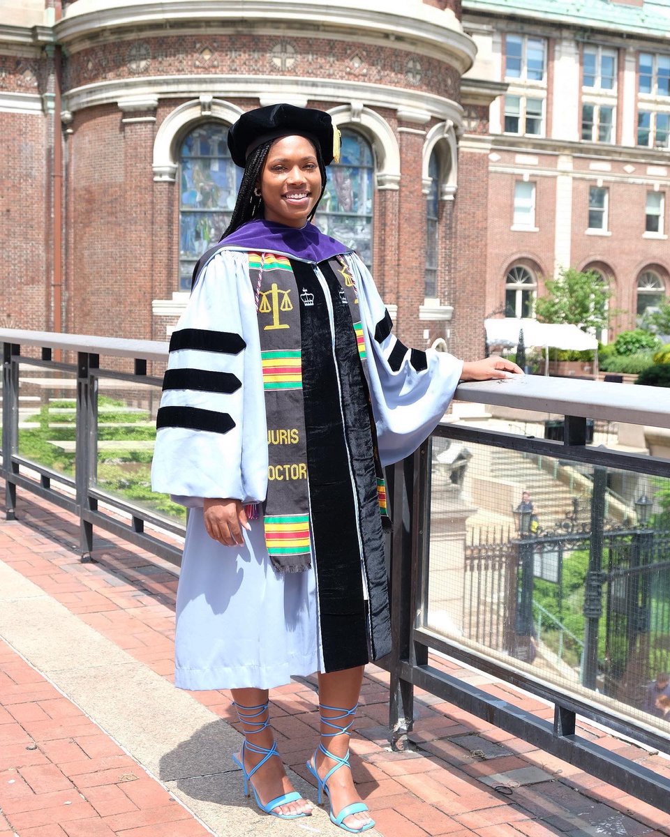 CeeCee6Hunna's tweet photo. Y’all remember when that East Oakland girl graduated from Georgetown back in 2019? Let’s add Columbia Law School to the list. James Kent Scholar, EDNY clerkship secured, and working for a top law firm in New York City. Say hello to your newest J.D. https://t.co/xh0n4Wnp8i