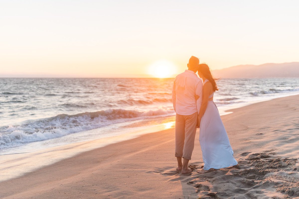 MikeCHannaPhoto's tweet photo. Here is an engagement photo I forgot to share. 

#engagement #socalphotographer #engagementphotos #sunsetbeachphoto https://t.co/TjZl518GQ3