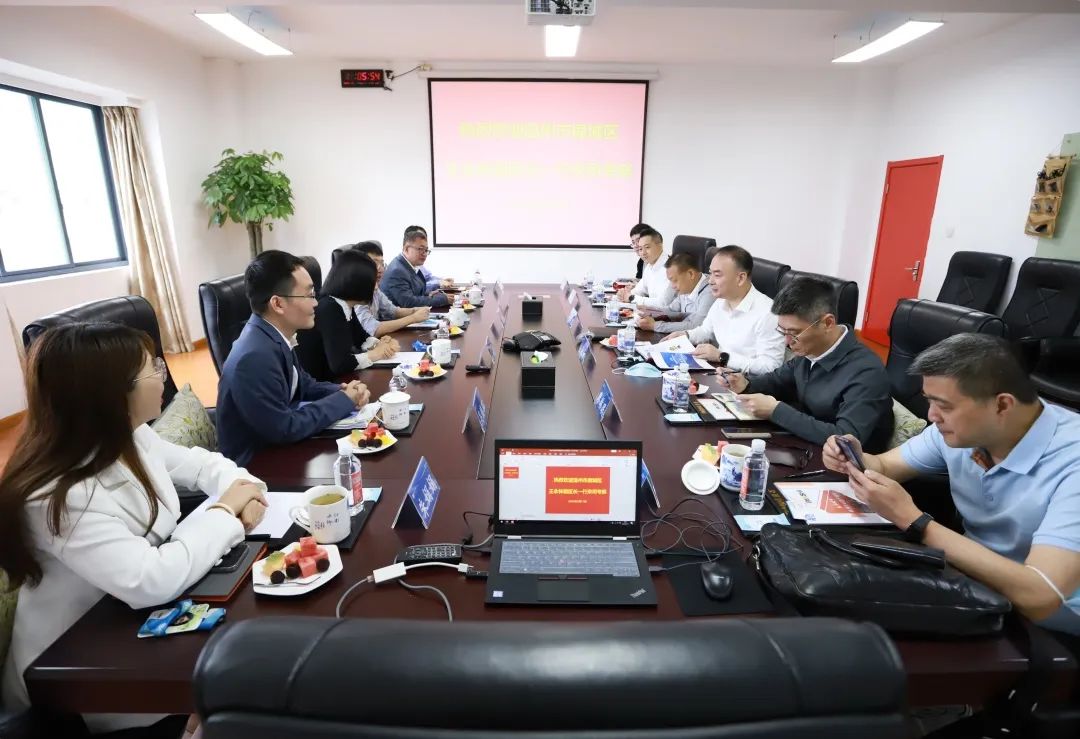 Recently, Wang Yonglin, deputy head of Lucheng District, Wenzhou City, and his party came to Panxing Shuzhi for investigation and investigation.