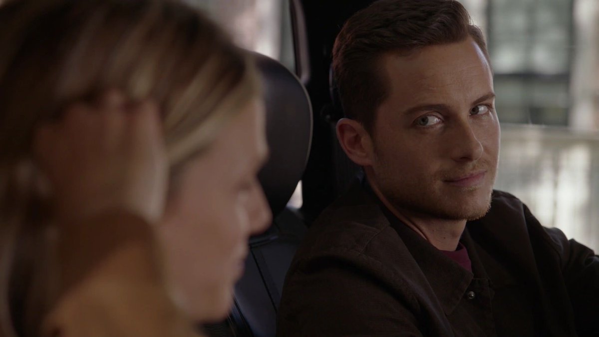 CpdHalstudFan's tweet image. Some things never change. Heart eyes from partners, crushes, dating, married 😍🫶🏼 #Upstead #ChicagoPD