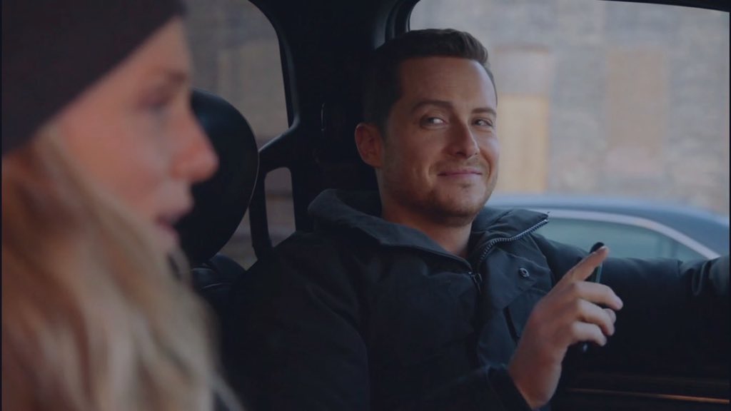 CpdHalstudFan's tweet image. Some things never change. Heart eyes from partners, crushes, dating, married 😍🫶🏼 #Upstead #ChicagoPD