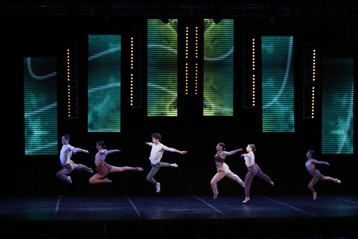 TECcampusGDL's tweet photo. ¡Wow! 😱
Los equipos de #TECdance del #TECcampusGDL están de impacto. 🤩 Aquí una pequeña provadita de su participación en el #VibrArt Festival. 💃🕺👯♂️
¿Quién ganará? 😍 ¡Nervios! https://t.co/nC5OzCVQRv