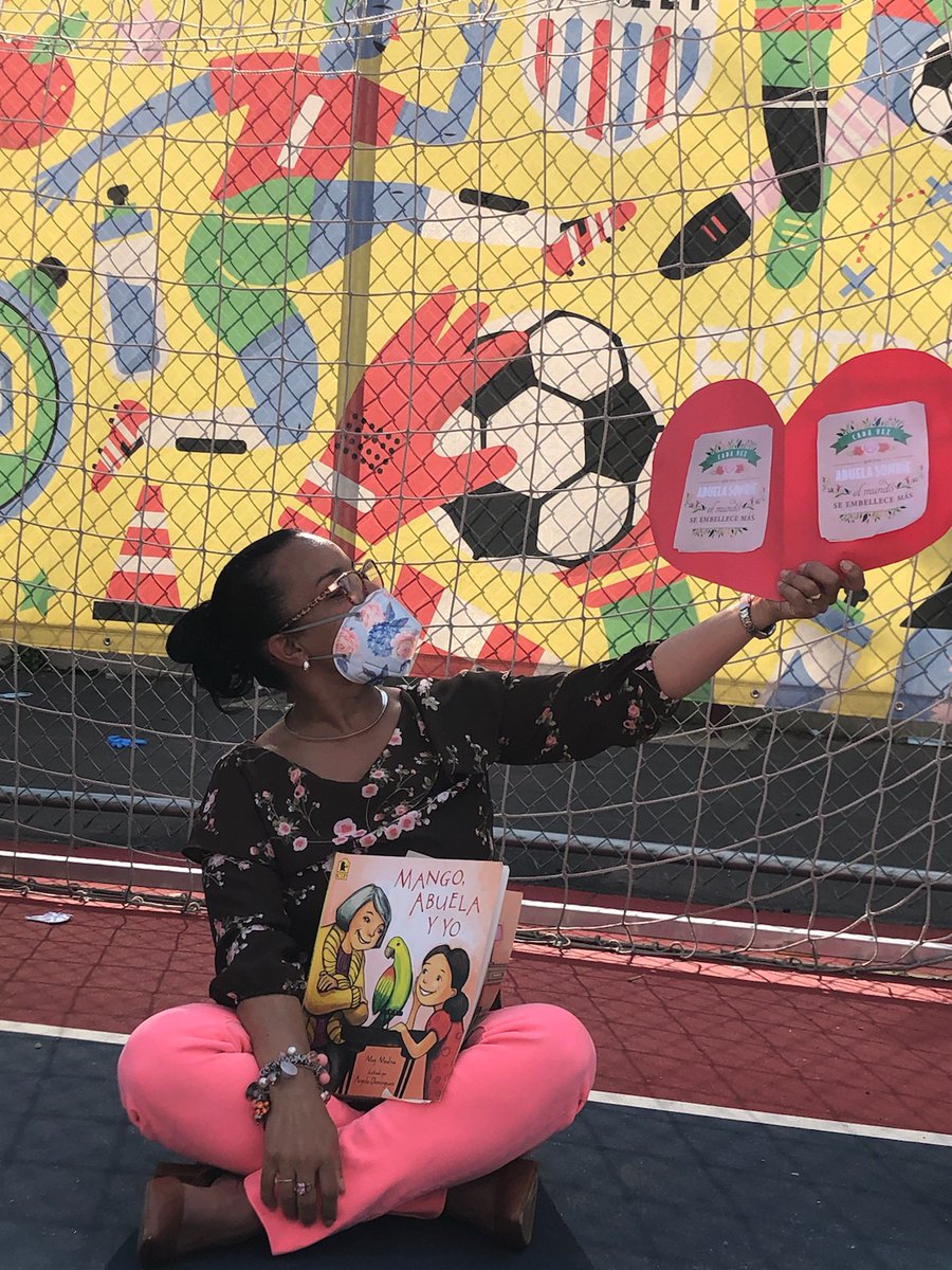 MsMasonPAACS's tweet photo. Major shout out to Coach Schupack for organizing our May Literacy event yesterday! Thank you John from @ReadWithMalcolm for the raflle prizes and book distribution. πβοΈ @panamcs2008 #literacyevent #bookgiveaway https://t.co/tkvZoEMorE
