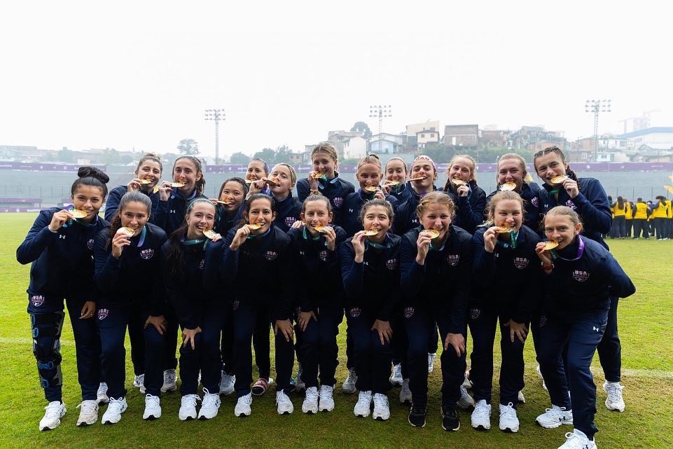 USDeaf_WNT's tweet photo. So…about this weekend 🥇🇺🇸

📸 @usadsf / Julian Simons https://t.co/1kTZjRk0ri