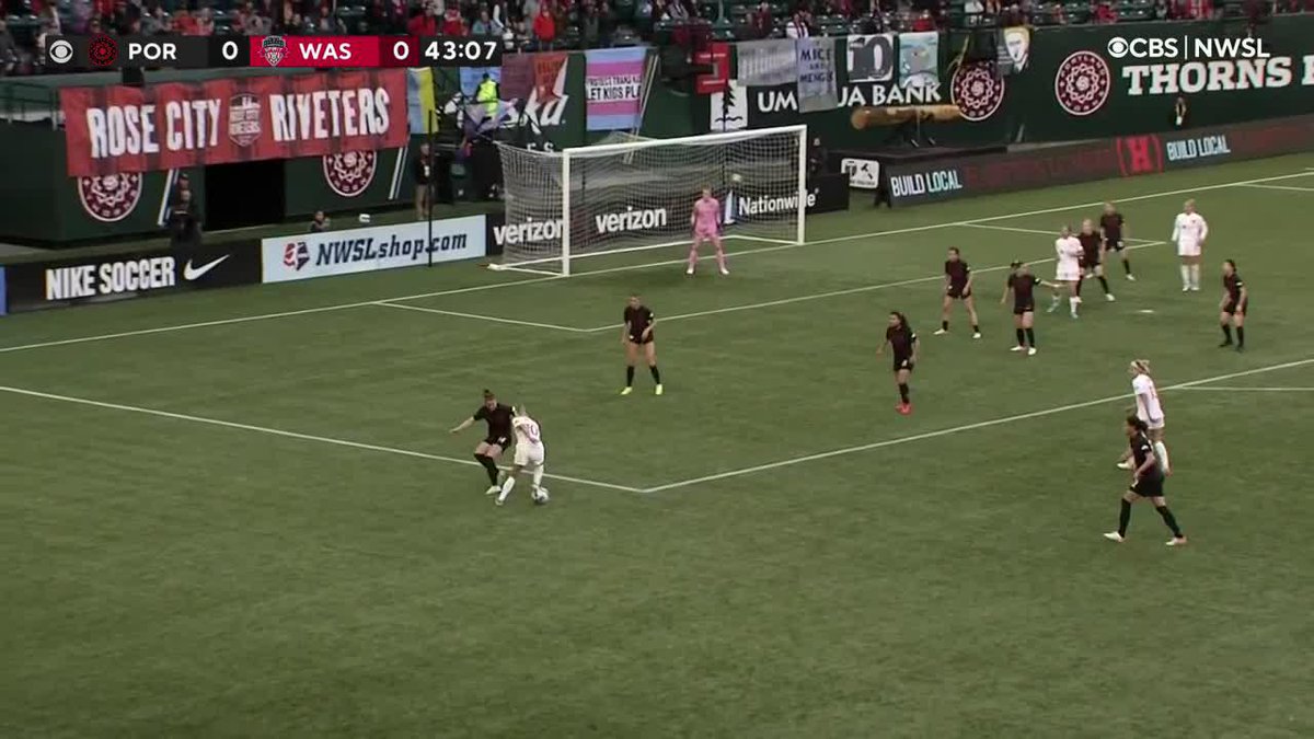 Emily Menges with a HUGE goalline clearance for @ThornsFC .😳