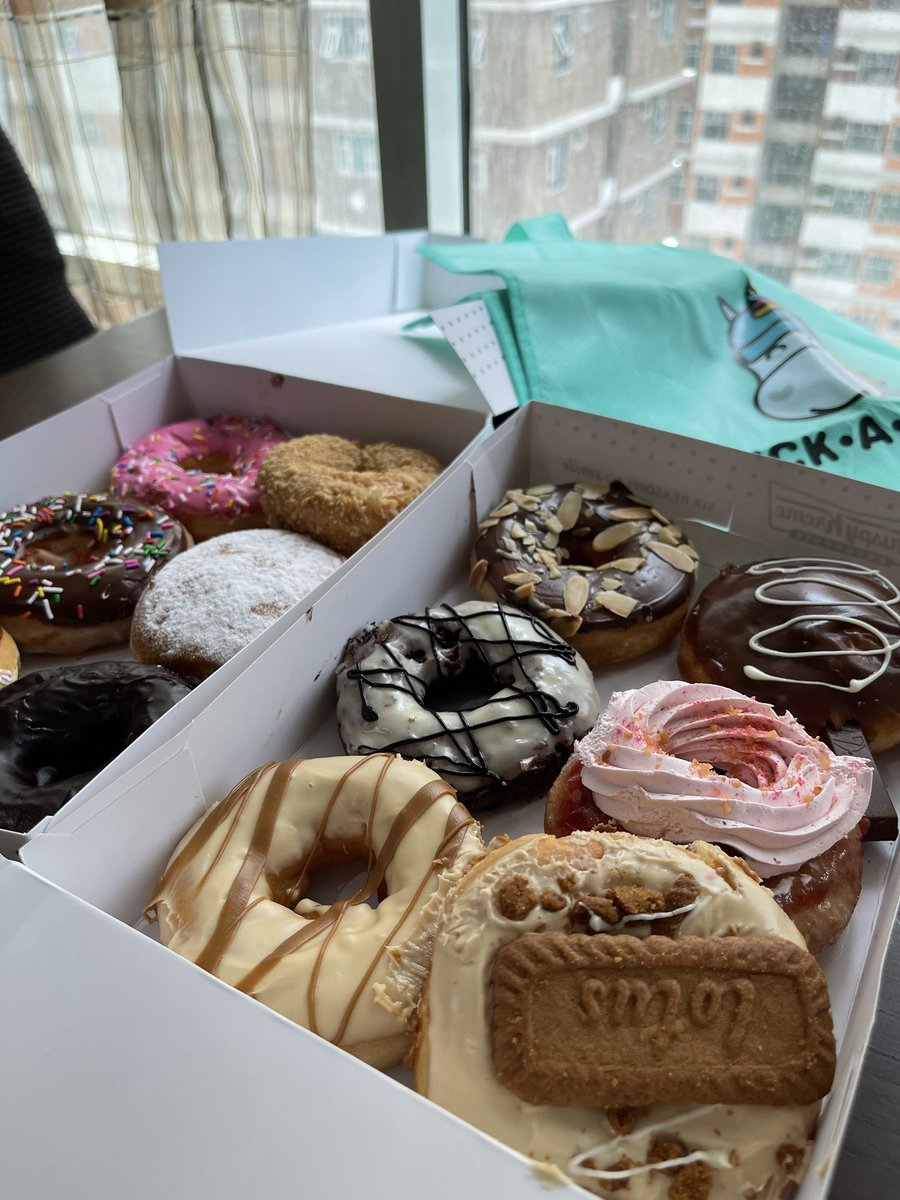 jfvill27's tweet photo. Sa wakas! Naka order din ng donut sa pickaroo. Kagabe ko pa to kini-crave🥲 https://t.co/mYl3OIW3PH