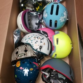 RMPatterson22's tweet photo. Shout-out to @nutcasehelmets for donating helmets to OHSU Doernbecher Tom Sargent Safety Resource Center. Thank you for supporting child safety. @OHSUDoernbecher @CIRPatNCH #WearAHelmet https://t.co/gNJufuqMTf