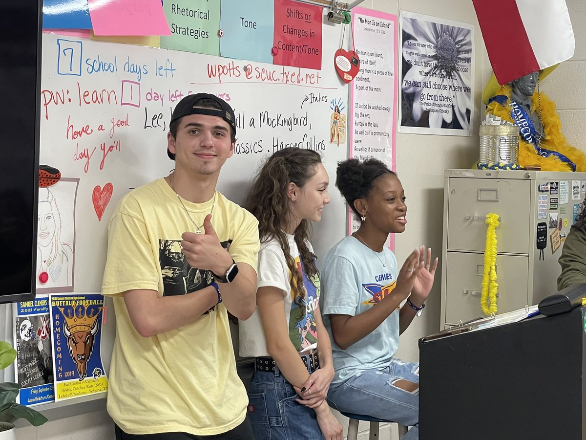 SC_StuCouncil's tweet photo. Our senior officers running their last StuCo meeting…we’re going to miss y’all! 🥺😭 https://t.co/VfQZUiawlY