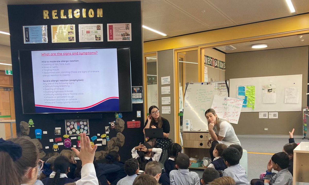 MissSoti's tweet photo. Helped spread awareness of Anaphylaxis in Year 3 yesterday teaching them the signs, symptoms and how to help. #acuedu_p https://t.co/1MmJm2A6yf