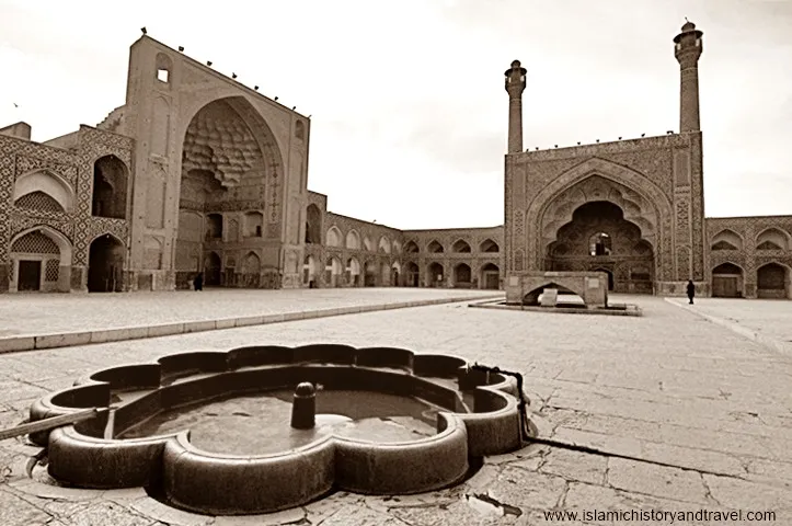 t_d_h_nair's tweet photo. Did you notice the "Shivling"? This is in the 11th century built Jame Mosque of Isfahan, Iran. https://t.co/bGqsQDx9vS