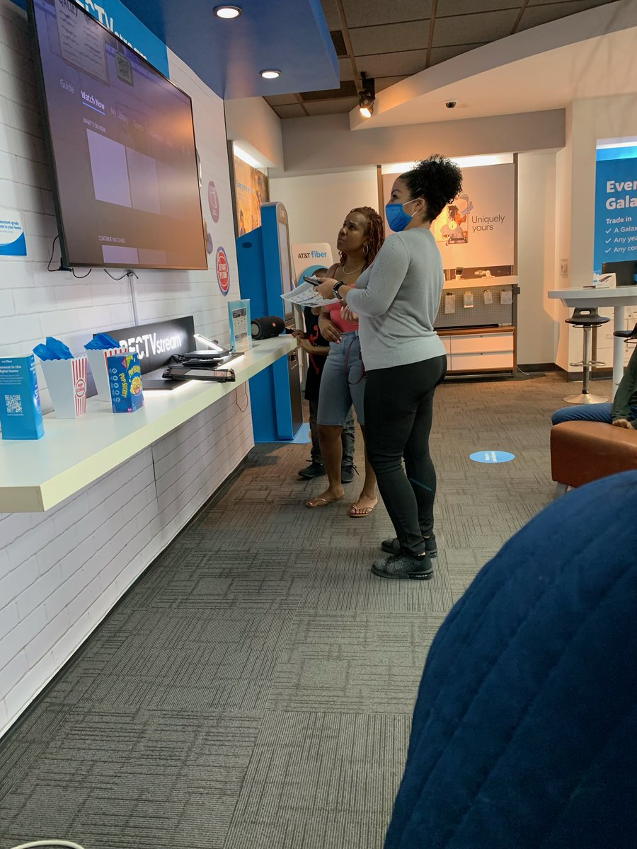 Sabrina37554672's tweet photo. #motorcitymafia #directtvstream #hustlers #asm #teltwelve showing the team how itโs done with a demo @TheoAlexander11 @ray_jubilee https://t.co/n4RlFZJqx2