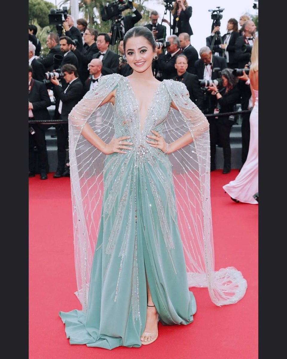 What a spectacular debut!!! 
<a href="/OfficialHelly7/">HELLY</a> graced the #Cannes2022 red carpet in stunning attire. She looked drop-dead gorgeous. 

#HellyShah #HellyShahOfficial #Cannes #CannesFilmFestival2022 #Filmygupshups