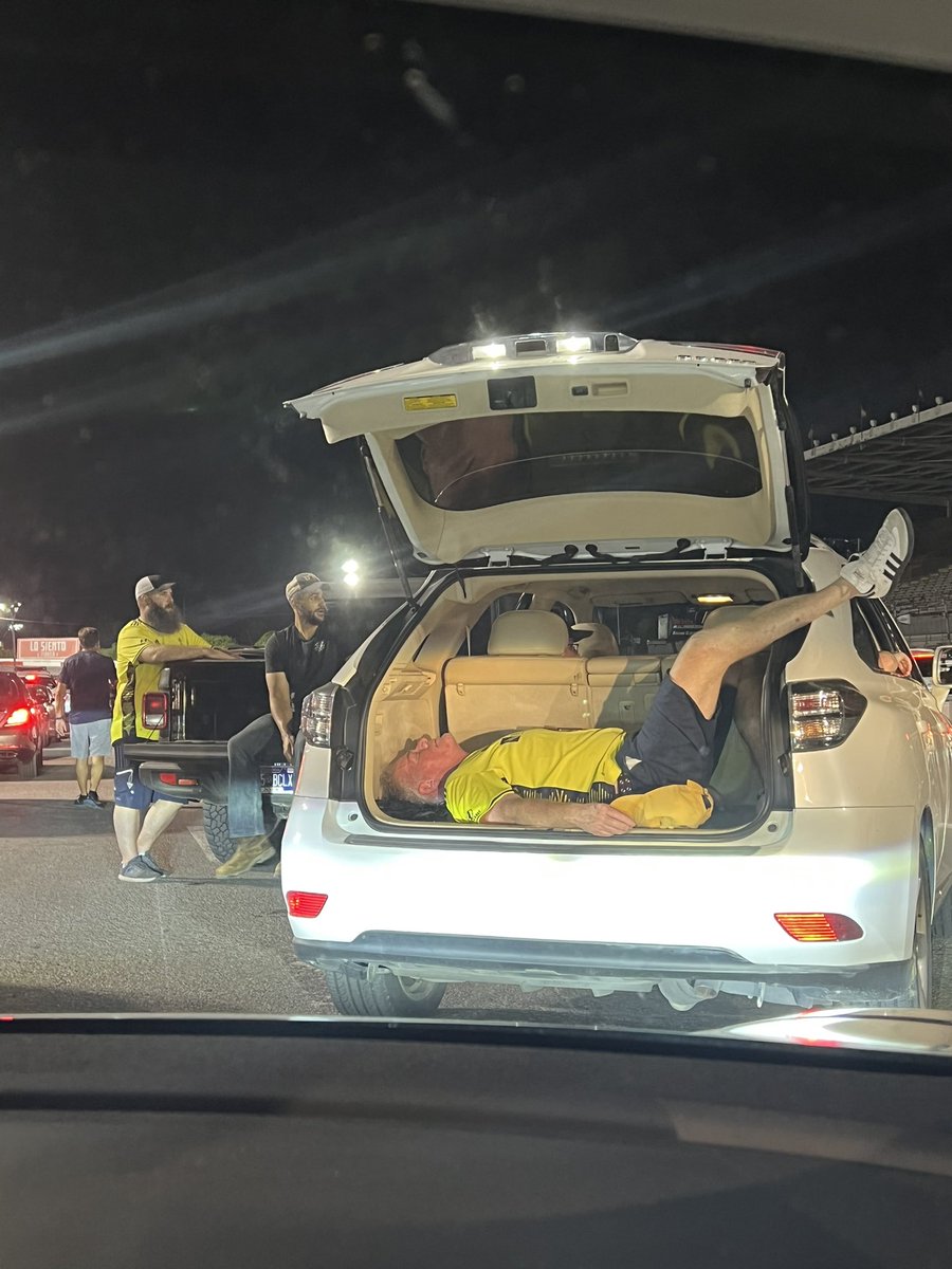 ToddBurwell3's tweet photo. @NashvilleSC Chat for new parking https://t.co/nH4ieqmCA7