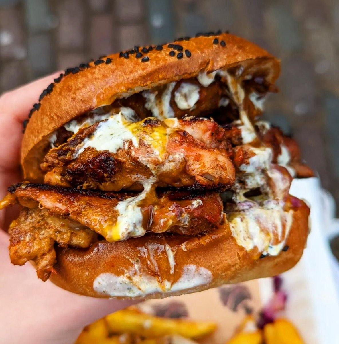 When only a chicken burger will do… make it a chicken tikka burger from Baba G 🤤🐔

#lunch #ThursdayMotivation