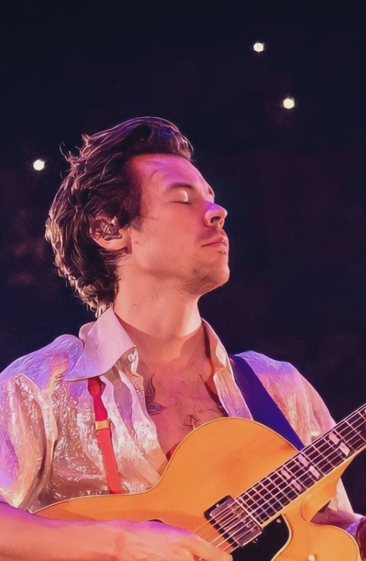 fantaLoT's tweet photo. Mancano ormai poche ore all’uscita di Harry’s House!
Come ci sentiamo?👀
Stasera molti store in tutta Italia apriranno per la vendita dell’album,
potrete trovarci presso Camarillo Brillo Dischi, Avellino, Via Mancini 9 con un ospite molto speciale 🐇💚
-23 giorni al #FantaLoT https://t.co/GQVe0lLHcx