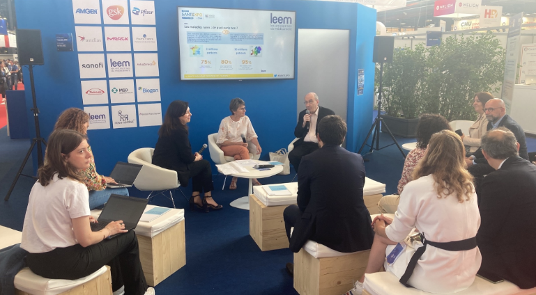 A partir de 10h sur le stand du village des entreprises du #medicament à #Santexpo2022
Table ronde : #Maladiesrares : un enjeu européen de #santé publique ? avec Marie-Pierre Bichet et Daniel Scherman. Animation de la table ronde par <a href="/CathLCR/">Catherine Raynaud</a> #pharma #médicament #Santexpo