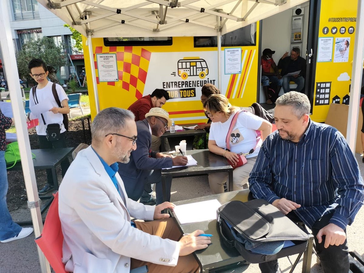 Nos équipes dans les <a href="/hautsdeseinefr/">Département des Hauts-de-Seine</a> participent à la première journée #Busdelinitiative" à la rencontre des demandeurs d'emploi de <a href="/VilleColombes/">Ville de Colombes</a> 

Prochain rendez-vous 15/06 !
 #emploi #formation #creationdentreprise #associationcreative #recrutement #job <a href="/coallia/">coallia</a>