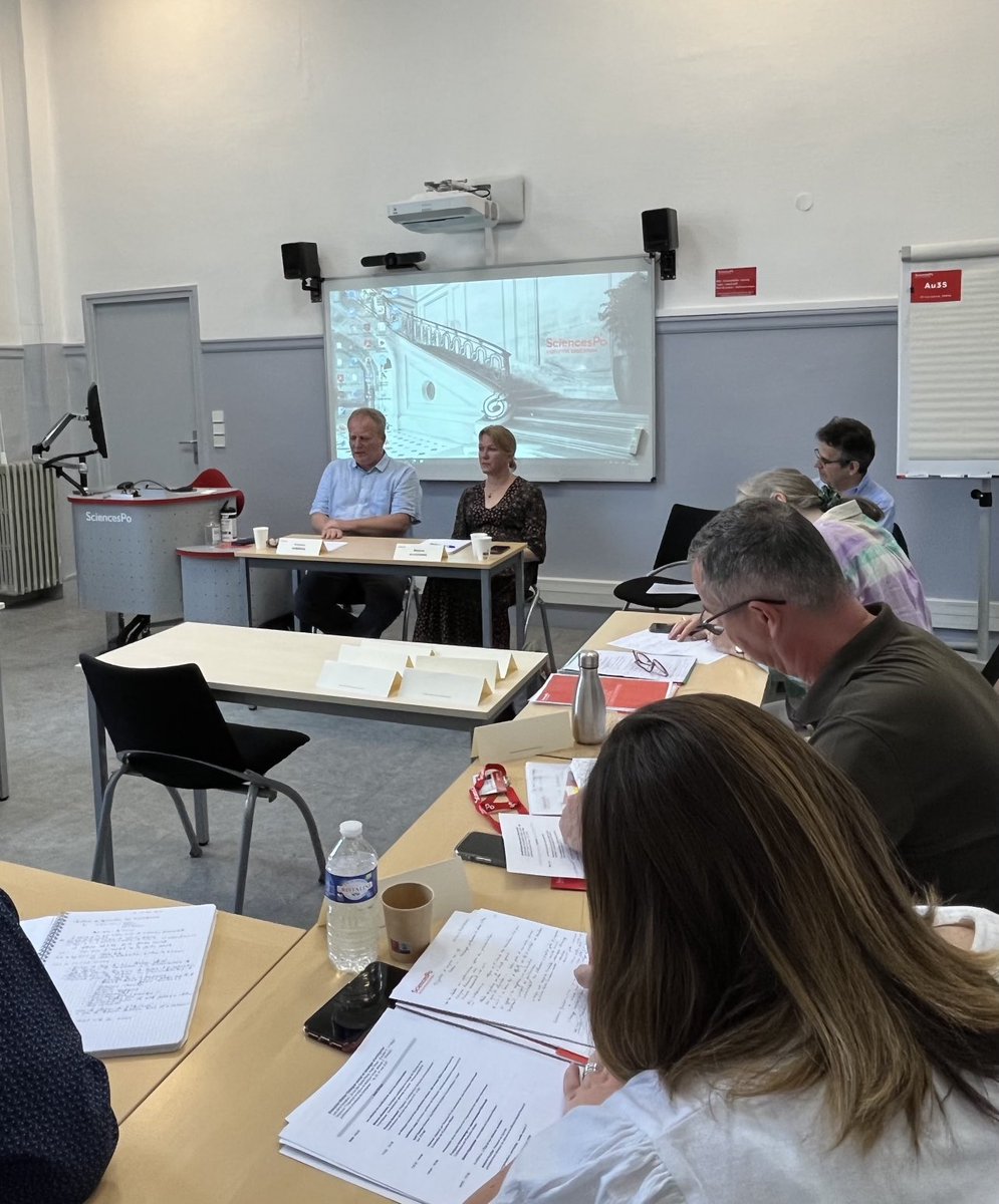 CFECGC's tweet photo. « La CFE-CGC est un syndicat unique. Il n’existe nulle part dans le monde une organisation qui représente techniciens, agents de maîtrise, ingénieurs, cadres… et qui agit au niveau interprofessionnel. C’est une exception culturelle. J’en suis fier» ⁦@fhommeril⁩  #SciencePo https://t.co/LDq7HGrI8Y