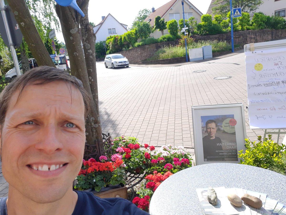 Haag2022's tweet photo. Heute wieder in #Waldbronn für Sie ansprechbar: bis 13 Uhr vor "Blumiges und mehr" in #Etzenrot und 15-18 Uhr vor der Bäckerei Nussbaumer in #Busenbach. Ich freue mich auf konstruktive Gespräche. #HaagBürgermeister2022 https://t.co/z4TiX8ENdy