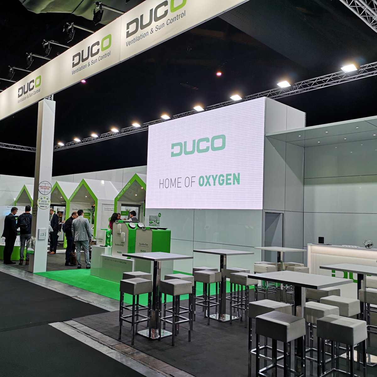 Dit weekend is het terug zover... Batibouw, de hoogmis voor alle bouwers 🏘 en verbouwers 🔨, is na 2 jaar ein-de-lijk terug! Iedereen welkom in Paleis 7 op onze DUCO stand 7130 , 21/05 > 29/05, Brussels Expo. Tot dan! 🤩