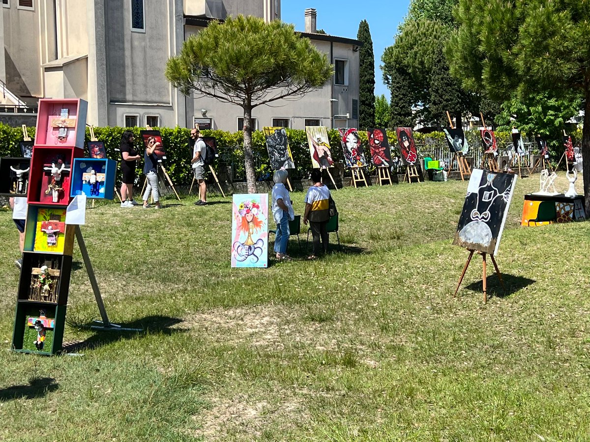 gbscaroni's tweet photo. Family #Art Park al parco di piazza Trieste a #Jesolo. 
🎨Collettiva di #arte #pittura #scultura con artisti giovani, studenti e famiglie. La cultura, sotto tutte le sue sfaccettature, unisce bellezza, coinvolgimento e socialità. 
#JesoloCittàdaVivere https://t.co/fWQqMyNc8m