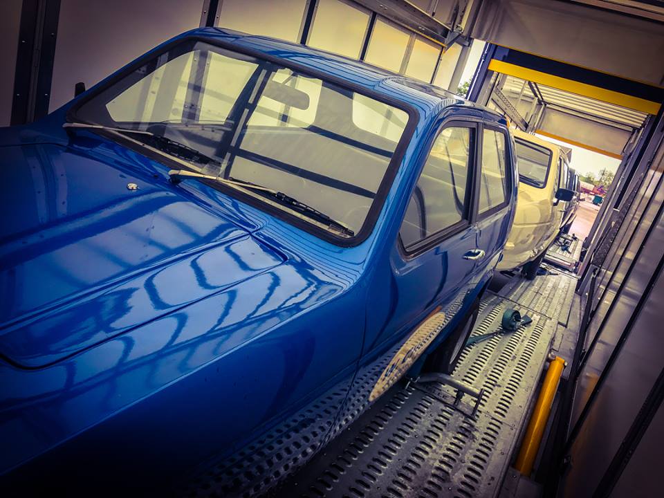 RussellsTranspo's tweet photo. Morning all on this #ThrowbackThursday #TransporterThursday with a trio of #RobinReliant moved for #WChumpandSons, #TheGrandTour &amp; #TopGear owner with @JeremyClarkson @RichardHammond &amp; @MrJamesMay 

Something Special to Move?
Call #JohnRussell+44128085042
#RussellsTransport F1 EU https://t.co/16TjabXNMr