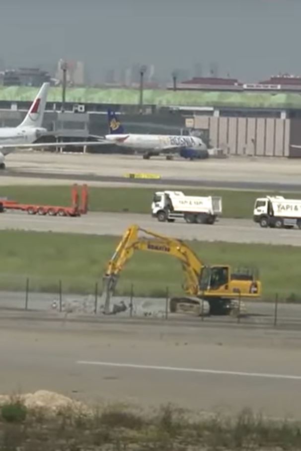 Atatürk Havalimanı pistlerinin iş makinaları ile kırılması ile oluşan gündem ve havalimanlarının yeniden işlevlendirilmesi konusunda bir zincir yapayım. Bunu yaparken uzmanlarından aldığım verileri aktaracağım, zihinlerde genel bir fikir oluşturacağını umuyorum
#ataturkhavalimani