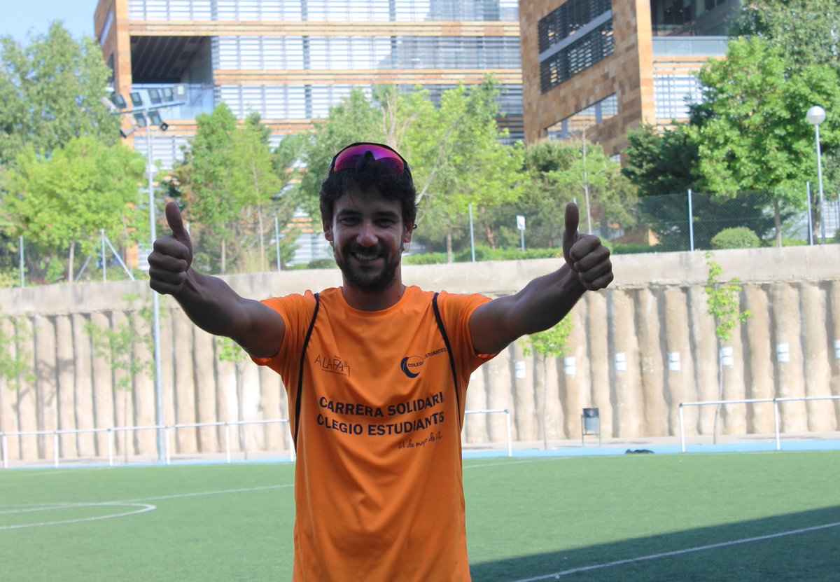 ¡Ya puedes recoger tu dorsal y camiseta de la #CarreraSolidaria a favor de <a href="/fundacionalapar/">Fundación A LA PAR</a>!

Hoy y mañana, de 9:00 a 12:00 y de 16:00 a 20:00h en #ColegioEstudiantes.

Y, si aún no te has inscrito, puedes hacerlo de manera presencial en: 

📍Calle Frómista, 1, 28050, Madrid.