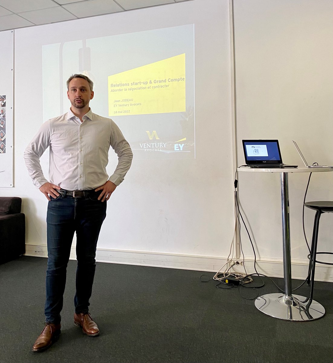 marseilleinnov's tweet photo. 🥐𝗣𝗲𝘁𝗶𝘁-𝗱𝗲𝗷 : Chez @marseilleinnov, intervention de notre #Mipartner @VENTURY_Avocats !
@JeanJodeau vous donne les clefs de la #negociation grand compte ! https://t.co/TVQJ2WOXjr