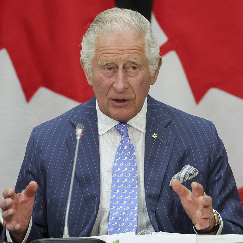 RoyalFamily's tweet photo. 🇨🇦 On Day 2 of #RoyalVisitCanada The Prince of Wales and The Duchess of Cornwall were in Ottawa.

TRH laid a wreath at the National War Memorial, met members of the Ukrainian community, watched the @rcmpgrcpolice musical ride and celebrated The Queen’s #PlatinumJubilee.