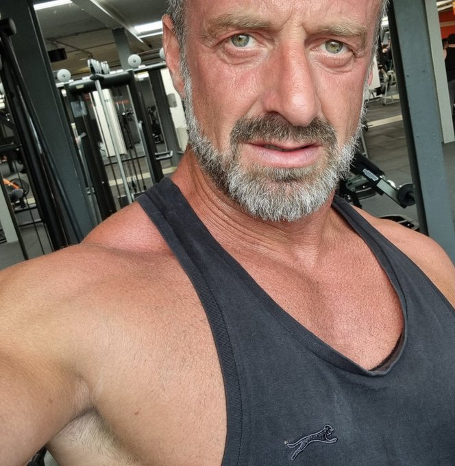 I just love going to the gym early in the morning #health #gym #fitness........ xx https://t.co/GFFU<a href="/tag/gym"class="tags"><span>#gym</span></a><a href="/tag/fitness"class="tags"><span>#fitness</span></a><a href="/tag/health"class="tags"><span>#health</span></a>