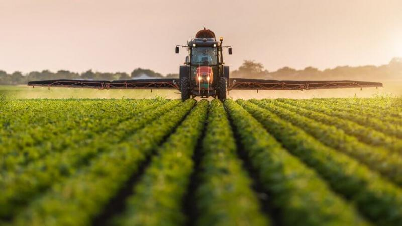 NamuliImmy's tweet photo. Uganda's 4 big sectors for income generation; 
1. Commercial agriculture
2. Industries  
3. Services (hotels, transport, professional services, shops, etc.) 
4. ICT https://t.co/B3tRYeaX9W