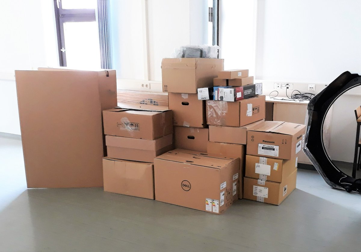 We_are_NIDIT's tweet photo. Is it Christmas already?! ๐คฉ๐ฆ Our #NIDIT Lab is emerging and our colleagues have been busy shopping for it. Now it's time to unpack and set up! We will keep you updated.
#weareNIDIT #Twittercampus #NIDITLab #VR #digitalteaching #futureteaching https://t.co/WJzbuuihad