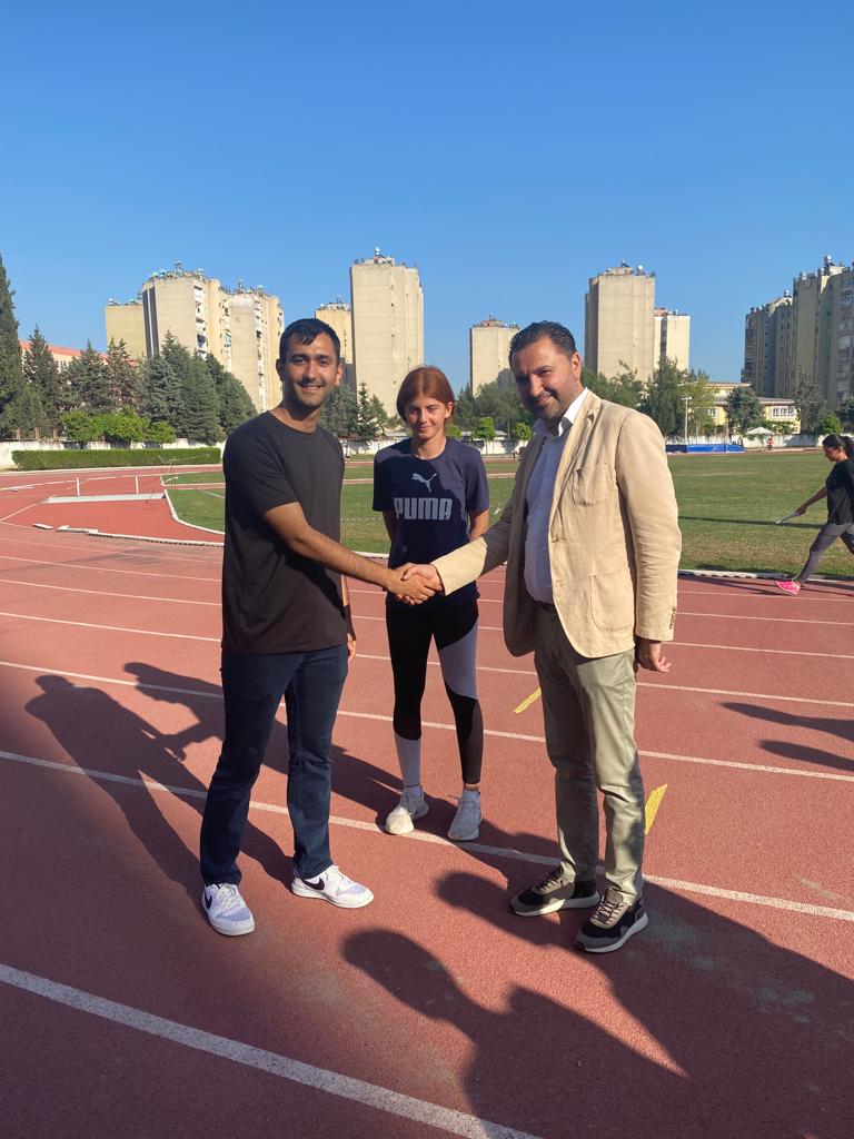 yuregiredeva's tweet photo. .@yuregiredeva Olarak #19MayısGenclikveSporBayramı Münasebetiyle Yüreğir Mercan Atletizm Spor Kulübünü Ziyaret Ederek Geleceğimiz Gençlerimizle Buluştuk. Gençler Sportif Çalışma ve Faaliyetlerinde Desteksizlikten, Seslerinin Duyulmamasından Şikayetçi
#DEVAgençlikte
#DEVAsporda https://t.co/yyaQypOa7Y