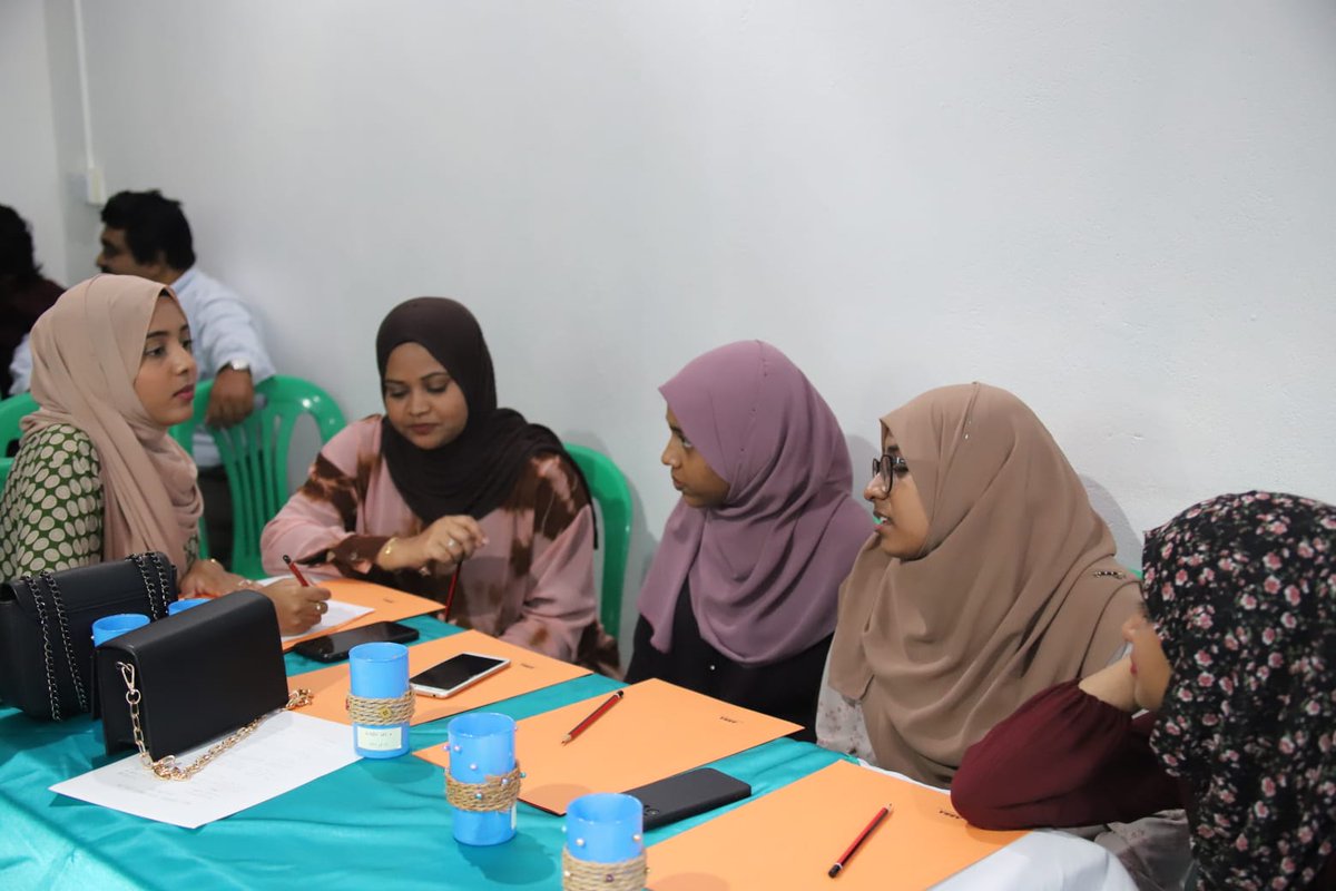 Today’s <a href="/IUM_official/">Islamic University of Maldives</a> session to the youth of V.Atoll at #Hafthares addresses the common misconceptions in our community, and further explained Violent Extremism in the Islamic context. 
@MoYSCEmv <a href="/MoEdumv/">Ministry of Education</a> @MoGFSSmv <a href="/PoliceMv/">Maldives Police</a> <a href="/maldivianrc/">Maldivian Red Crescent</a> <a href="/VaavCouncil/">Secretariat of Felidheatholhu Atoll Council</a> <a href="/HopeforWomenmv/">Hope for Women</a>