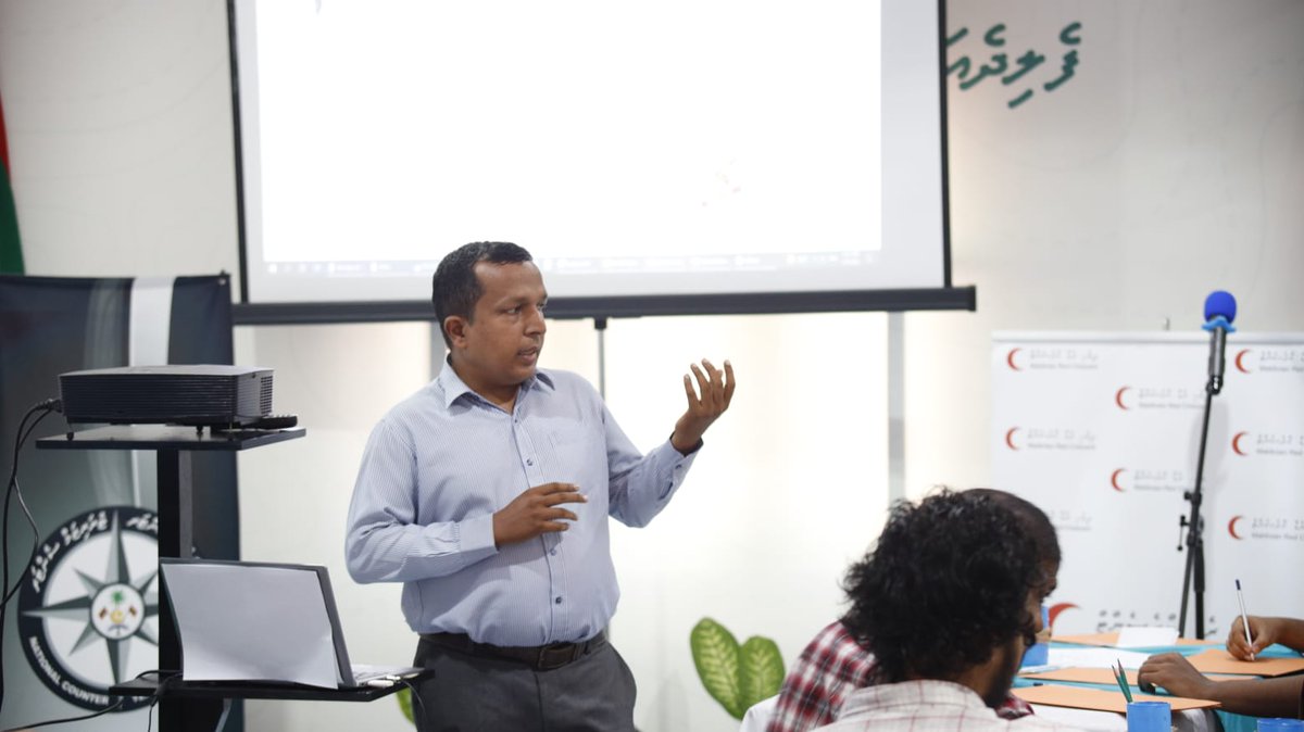 NCTCMaldives's tweet photo. Today’s @IUM_official session to the youth of V.Atoll at #Hafthares addresses the common misconceptions in our community, and further explained Violent Extremism in the Islamic context. 
@MoYSCEmv @MoEdumv @MoGFSSmv @PoliceMv @maldivianrc @VaavCouncil @HopeforWomenmv https://t.co/dCusaUGSjP