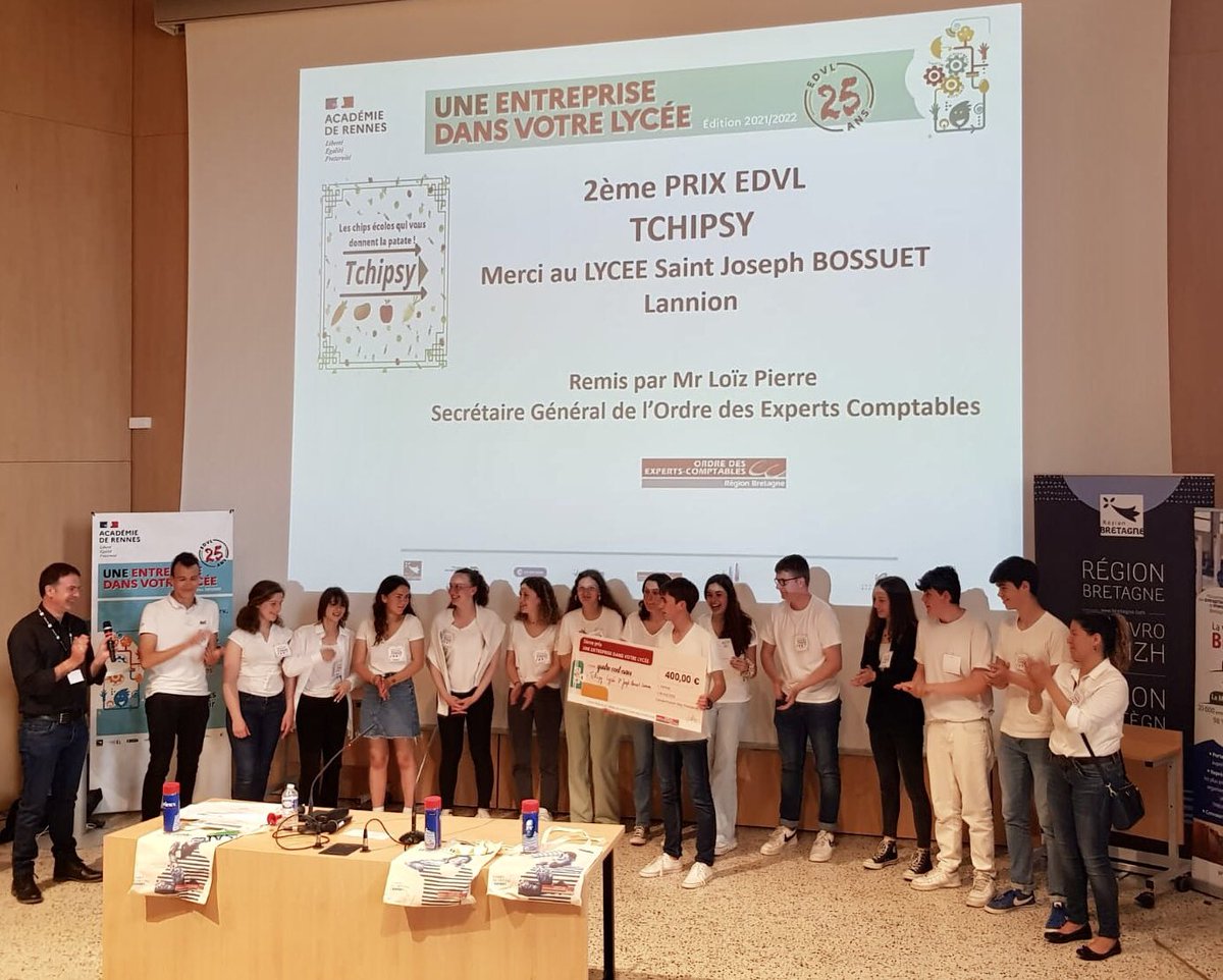 acrennes's tweet photo. đEt sur le podium #EDVL les trois 1ers prix !
đ„« Skimeon » lycĂ©e @pierre_gueguin, Concarneau
đ„« Tchipsy » lycĂ©e Bossuet, Lannion
đ„« Optique la paix » lycĂ©e Notre Dame de la paix, Ploemeur
đ aux 24 Ă©quipes de lycĂ©ens dâavoir menĂ© leurs projets jusquâau bout #entrepreneuriat https://t.co/v7C4ArxZfL