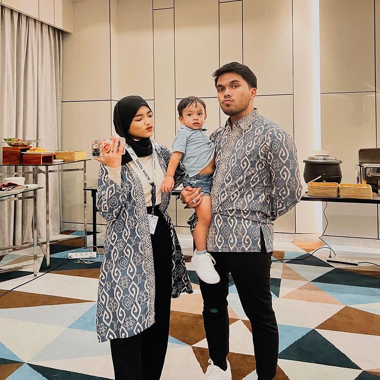 mfpisces10's tweet photo. Manusia yang baik adalah manusia yang bisa berguna dan bermanfaat bagi orang lain. Jika tidak bisa seperti itu, setidaknya jangan membuat orang lain terluka.
Gala, kamu sudah berada dikeluarga yg tepat. Semoga kamu selalu dilindungi dari orang yang tidak baik ya nak.❤️
#seGALAnya https://t.co/PfFTdmBUi8