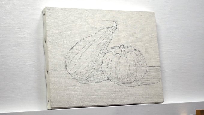 2時間10分くらいで描いたカボチャ。
下描きして、下塗りして、ざっくり塗り分けて、描き込んだら完成。
3枚目と完成の画像を比べると分かりますが、ちゃんと色が決まっていれば完成まで色味がブレることなく効率よく制作できます。
#油絵 #oilpainting
↓メイキング動画↓
https://t.co/F4Bh0PfNvc 