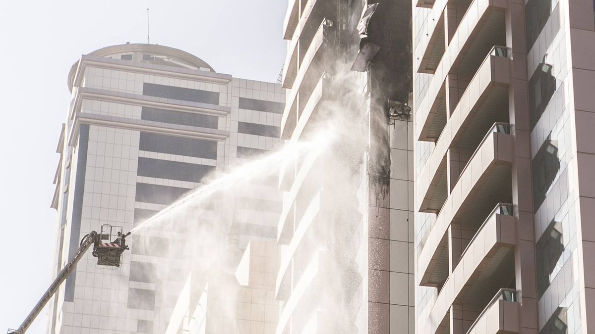 UAENews's tweet photo. Nine killed and 89 injured in more than 2,000 UAE building fires last year https://t.co/LElvigQi8w https://t.co/MfzvD8U21p