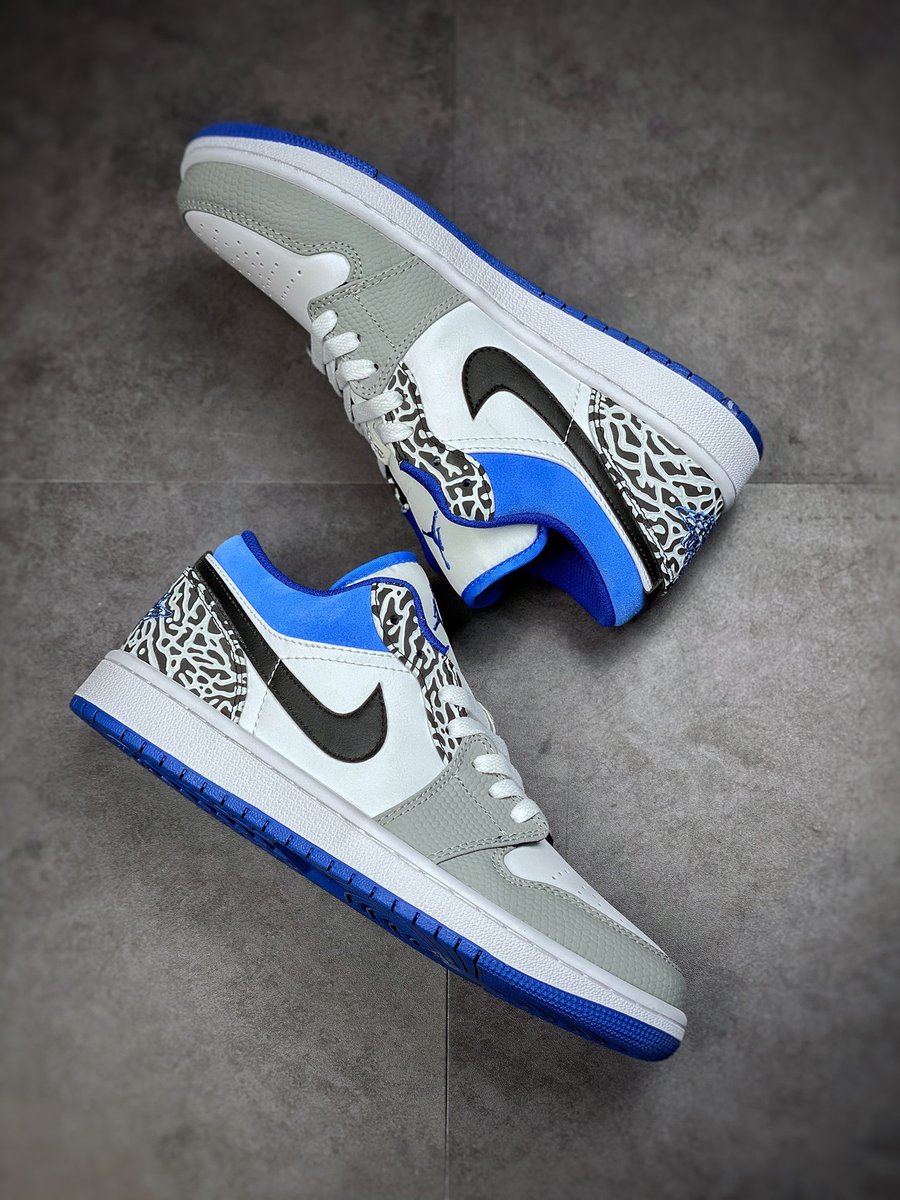 ナイキ、アディダスなどの第一線のファッションシューズを運営しています。
安価な品質保証、返品の理由なし、アフターサービス保証。
经营一线潮牌鞋，如耐克、阿迪达斯、匡威、万斯等等。
物美价廉，品质保证，售后保证。
加微信：sixsx66   
telegram：t.me/twgail